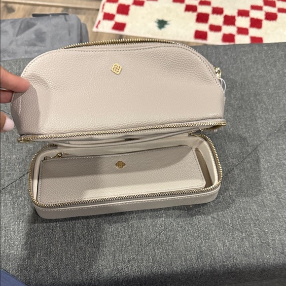 Kendra Scott Cream Cosmetic Bag with Gold Accents